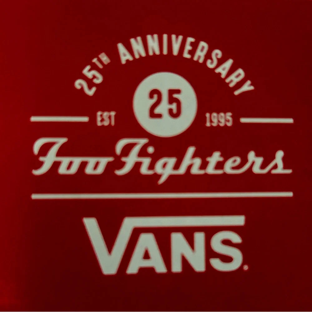 Foo Fighters Vans 25th Anniversary Brand New! Size 8 and new with the Vans Box. - Picture 3 of 8
